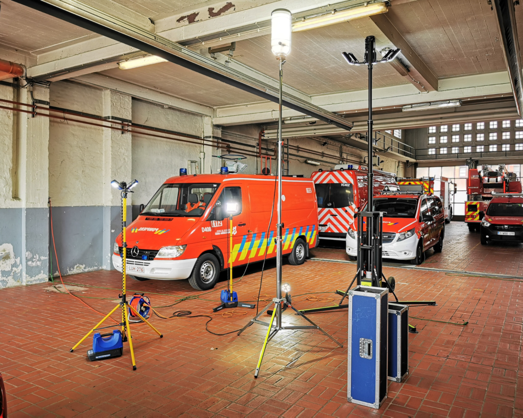Beleuchtung für Feuerwehr und Rettungsdienst, professionelle Ausrüstung