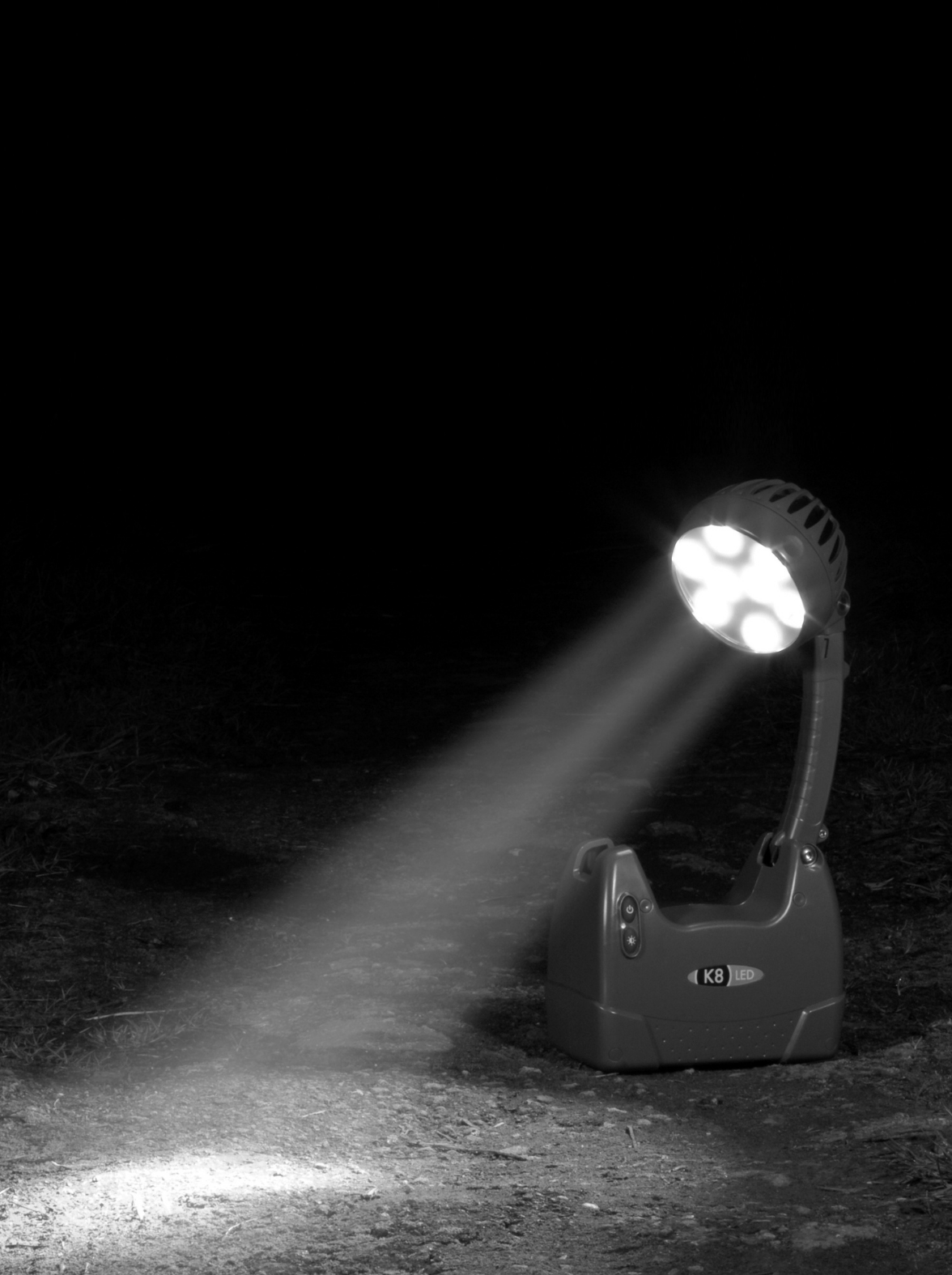 Image de l'article Projecteur autonome K8 | 3 000 Lumens, 13 heures d’autonomie, IP66